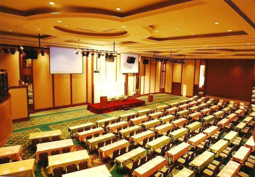 Gocos Hotel Klang Exterior foto