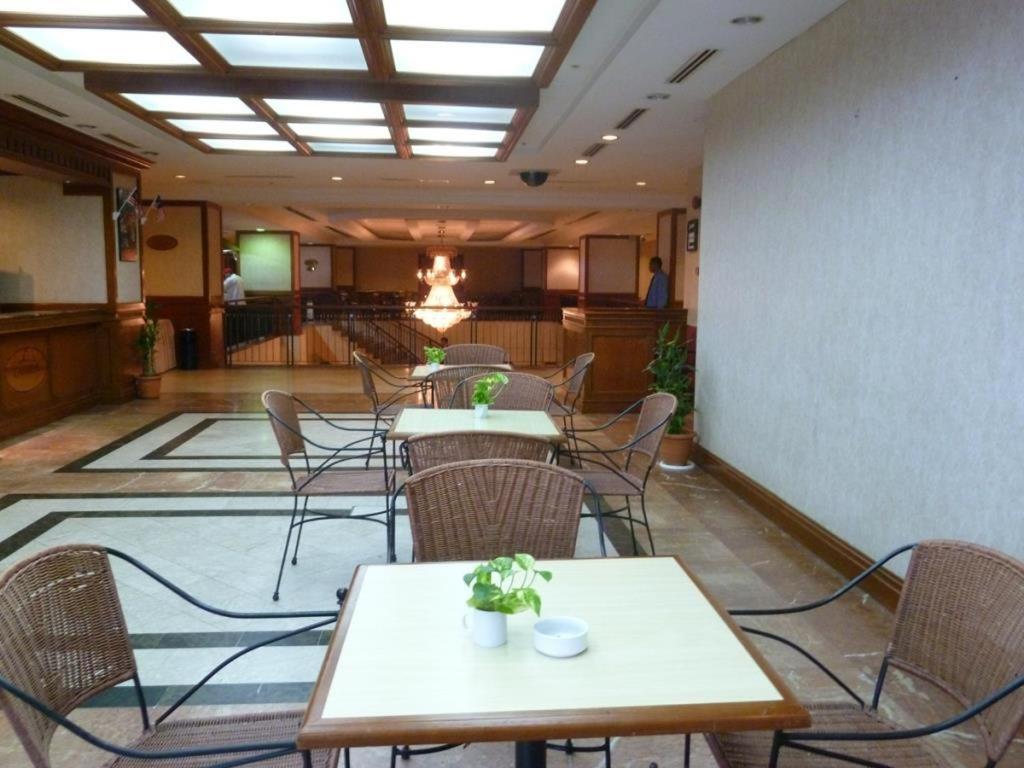 Gocos Hotel Klang Exterior foto